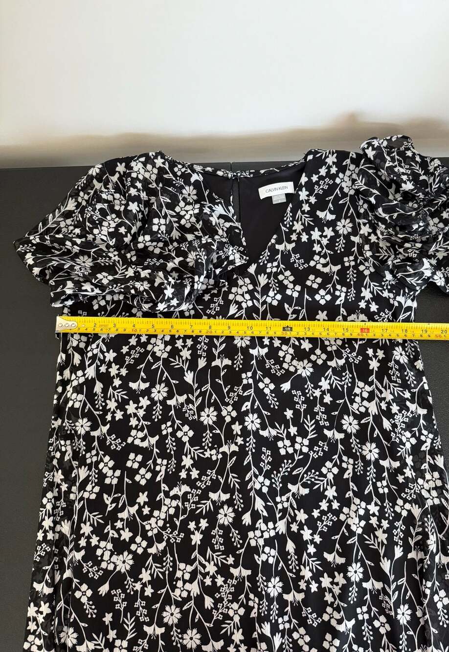 Calvin Klein Women's Black and White Floral Ruffle Sleeve Dress Size 8 - Picture 6 of 7